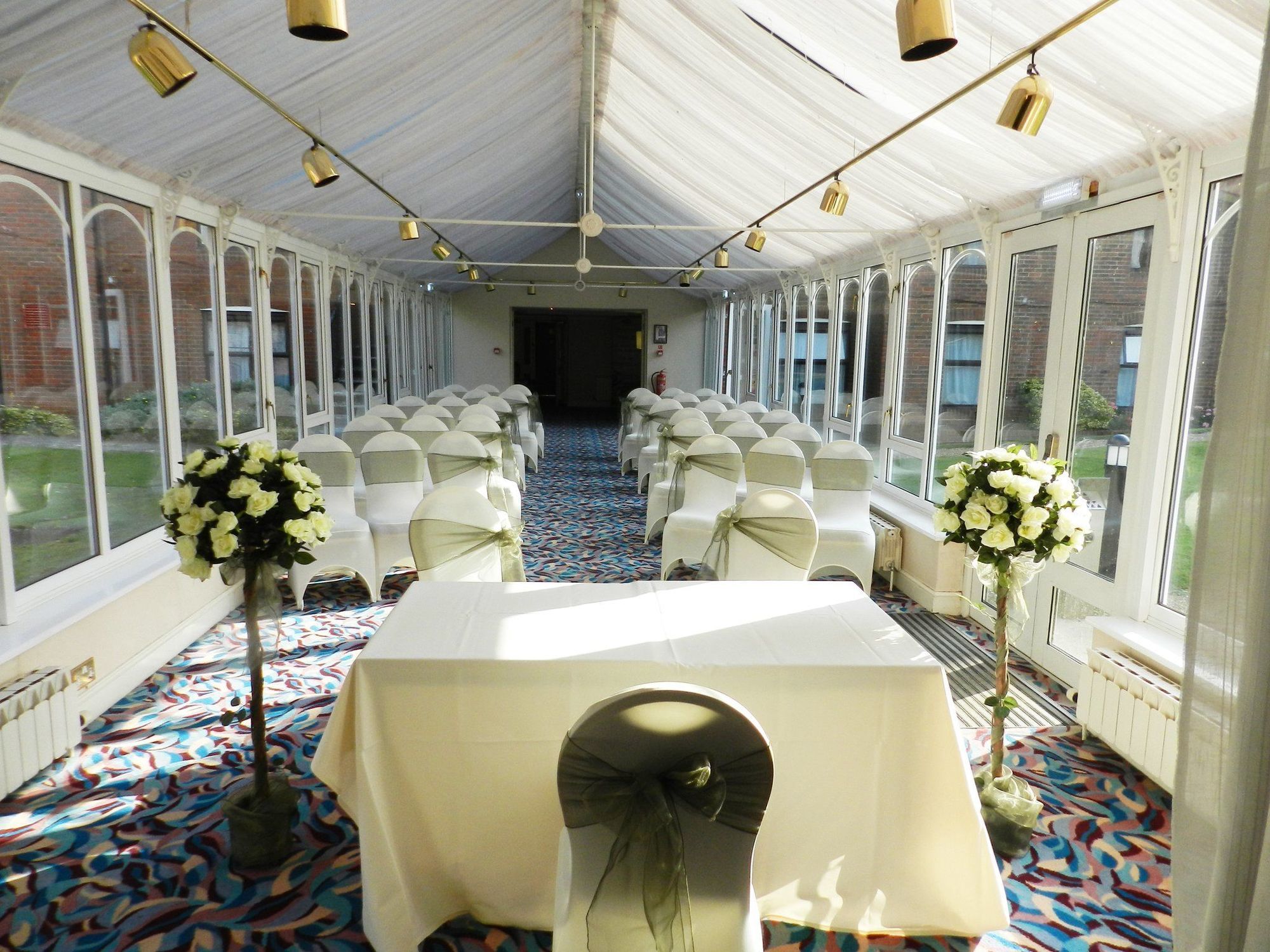 Hogs Back Hotel & Spa Nr Farnham Farnham  Servicios foto